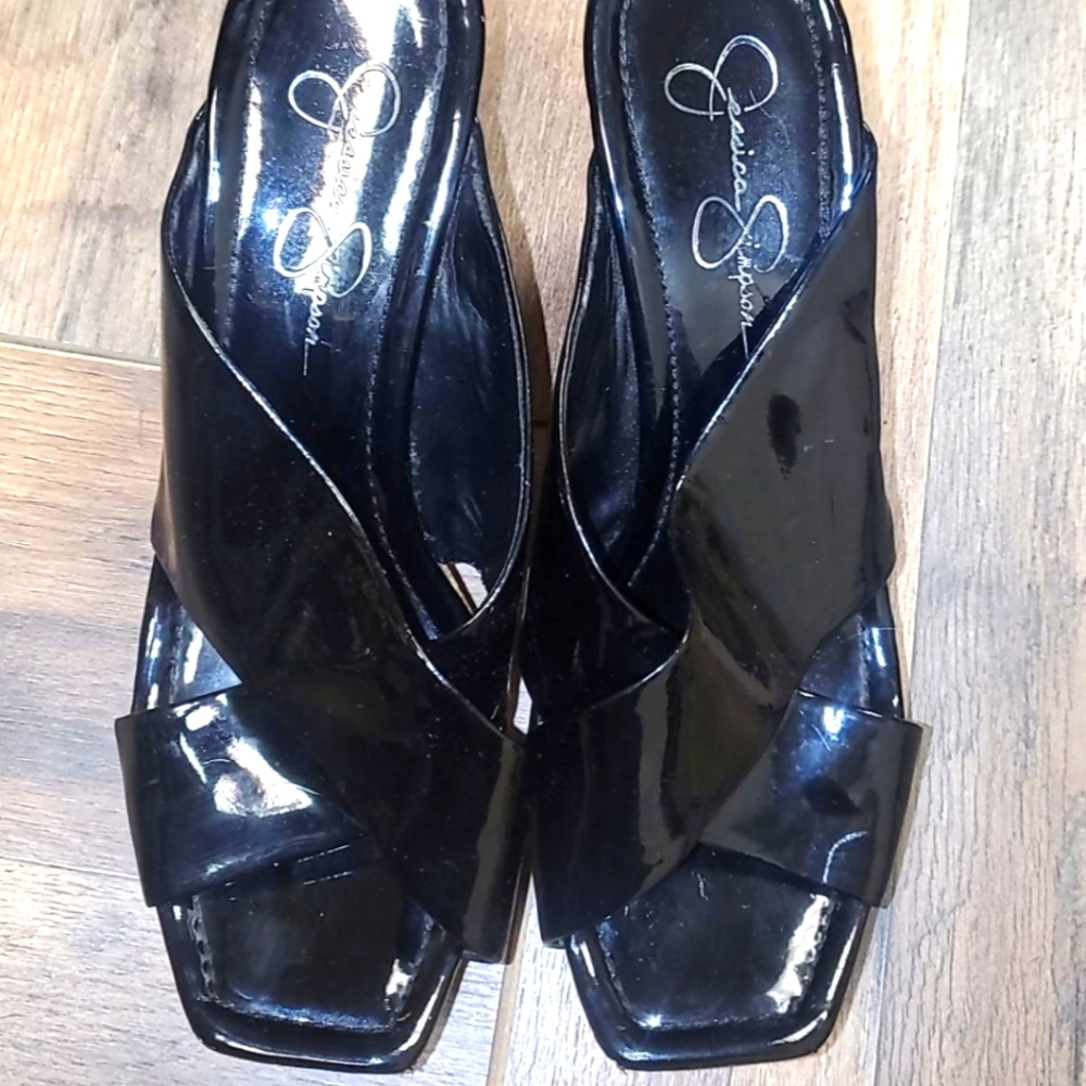 Womens black Jessica Simpson heels with 4in heel size 7.5